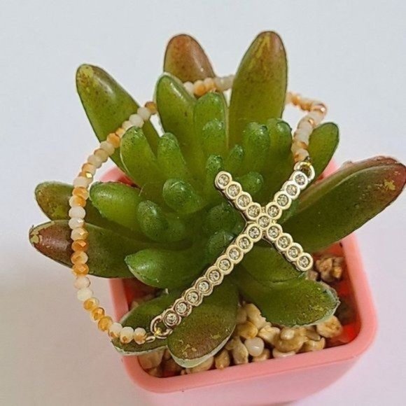 Faith Cross Crystal Bracelet - Picture 3 of 6